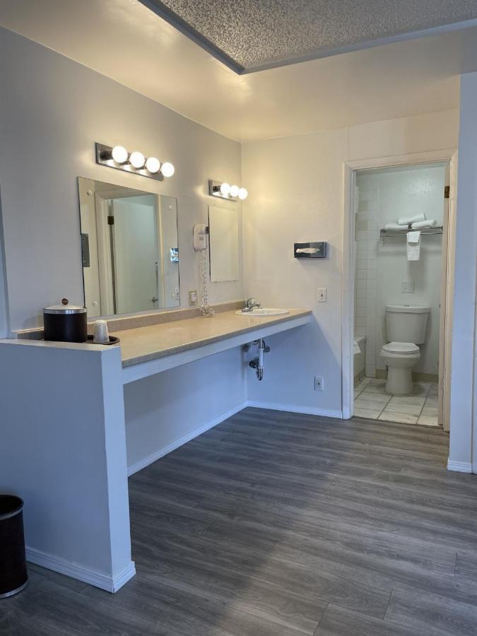 Rodeway Inn & Suites Omak - Okanogan Экстерьер фото