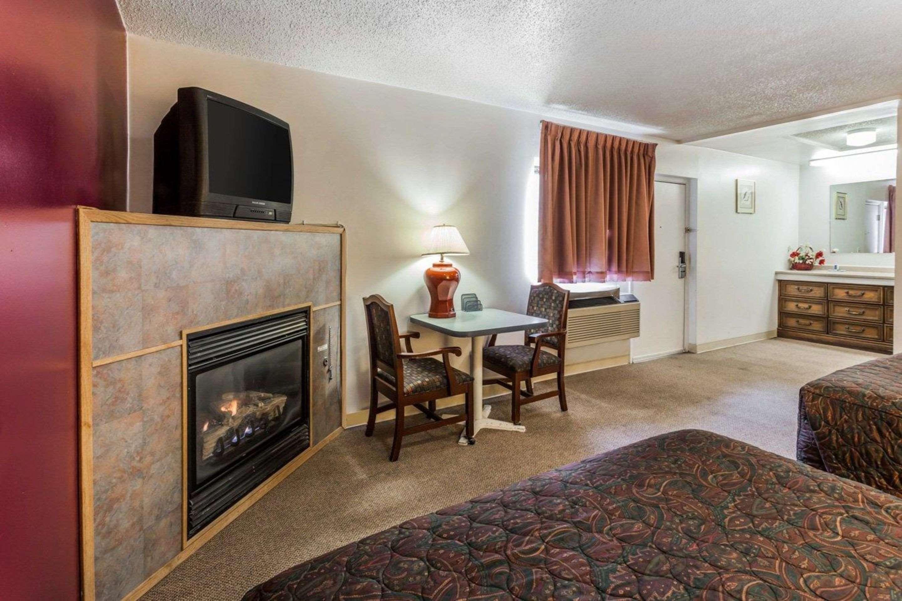 Rodeway Inn & Suites Omak - Okanogan Экстерьер фото