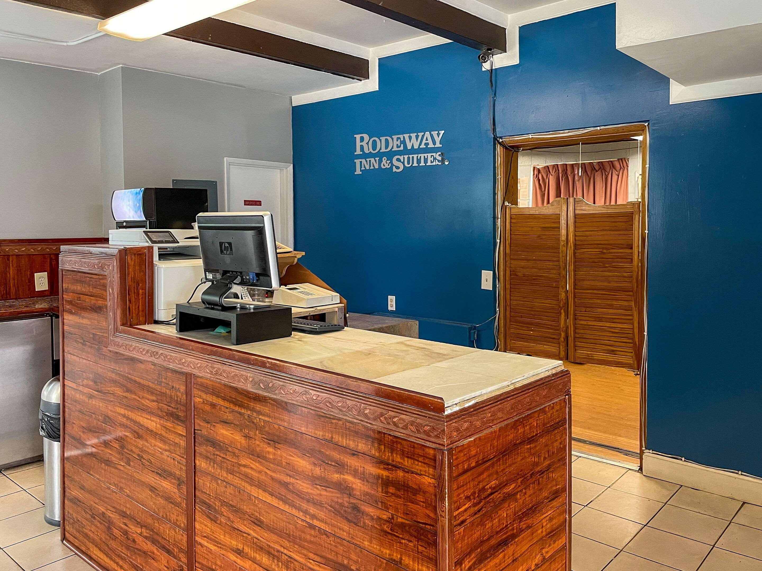 Rodeway Inn & Suites Omak - Okanogan Экстерьер фото